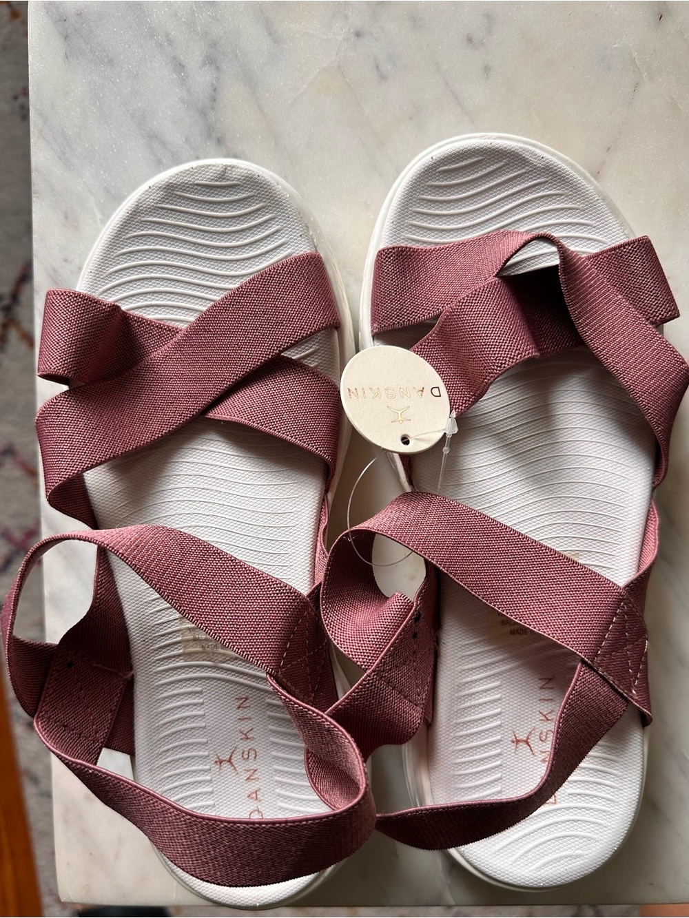 Danskin Women's Mauve Crisscross Elastic Strap Sandals